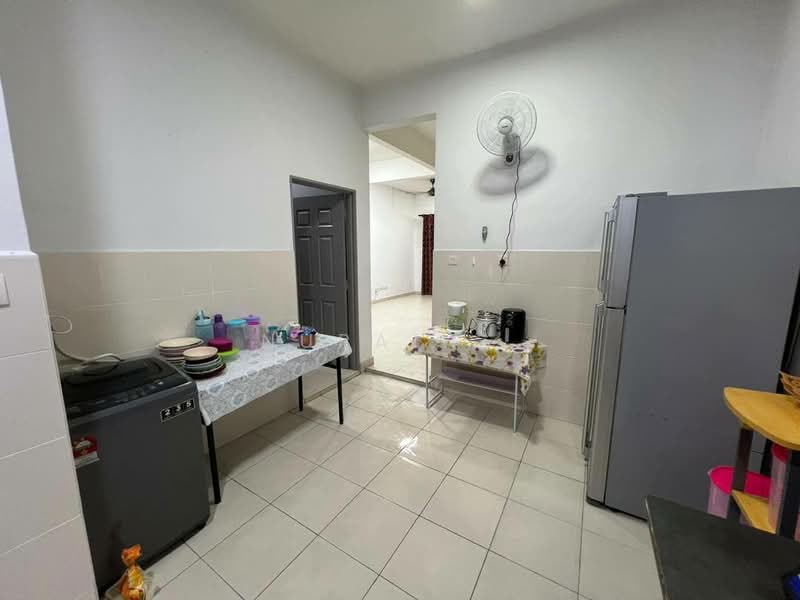 Rumah Teres untuk Dijual di Sungai Buloh (Selangor) - Nurain . - Kitchen - PropertyGuru.com.my