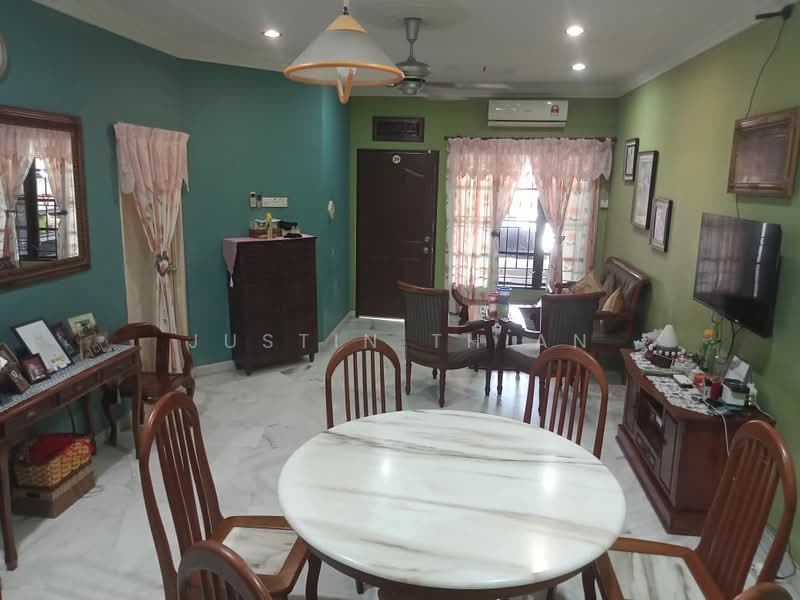 Rumah Bandar untuk Dijual di Alam Damai (Cheras) - Justin Thian - Living Room - PropertyGuru.com.my