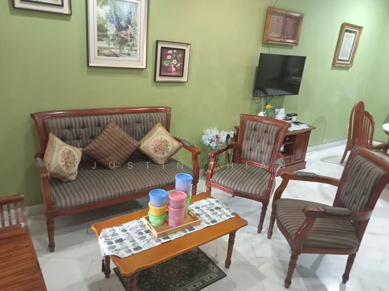 Rumah Bandar untuk Dijual di Alam Damai (Cheras) - Justin Thian - Living Room - PropertyGuru.com.my