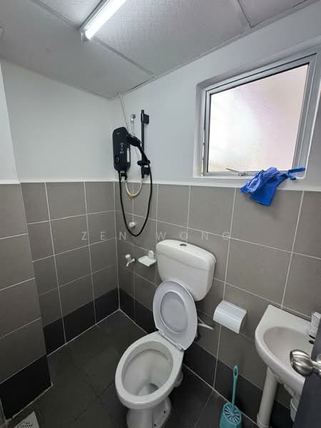 Apartment for Rent at Pangsapuri Laman Indah - Zen Wong - Bathroom - PropertyGuru.com.my