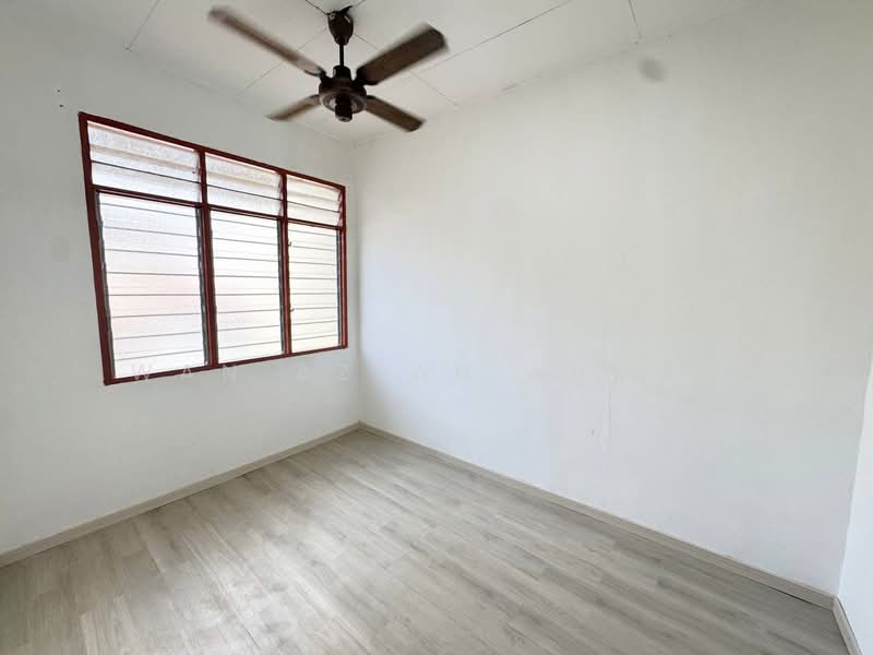 For Sale - Taman Pinggiran Golf