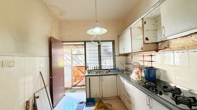 2-storey Terraced House for Sale in Taman Sri Andalas (Klang) - Nurain . - Kitchen - PropertyGuru.com.my