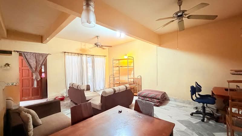 2-storey Terraced House for Sale in Taman Sri Andalas (Klang) - Nurain . - Living Room - PropertyGuru.com.my