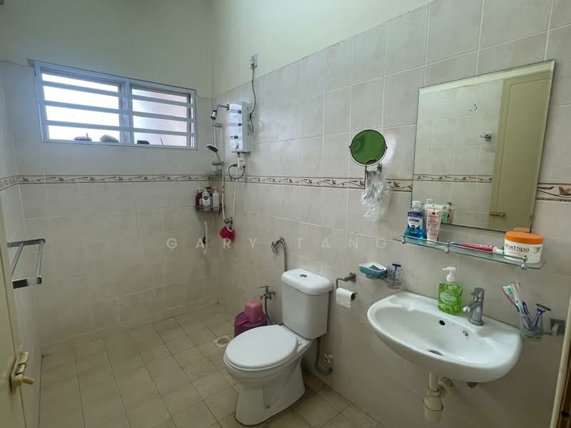 2-storey Terraced House for Sale in Taman Silibin Ria (Ipoh) - Gary Tang - Bathroom - PropertyGuru.com.my
