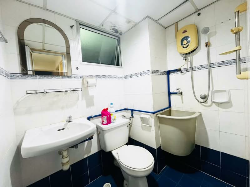 U Garden Resort Condominium untuk Untuk Disewa - RM 1,500 /bulan, Apr 2026 - Bathroom - PropertyGuru.com.my
