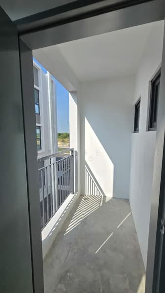 Shop / Office for Rent in Telok Panglima Garang (Selangor) - CHEE HOONG SOY - Balcony - PropertyGuru.com.my
