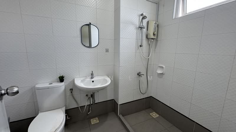 Service Residence for Rent at Seasons Amara Larkin - Rynn Lim - Bathroom - PropertyGuru.com.my