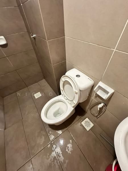 Servis Apartment untuk Disewa di ARC @ Austin Hills - Nicholas Low - Bathroom - PropertyGuru.com.my