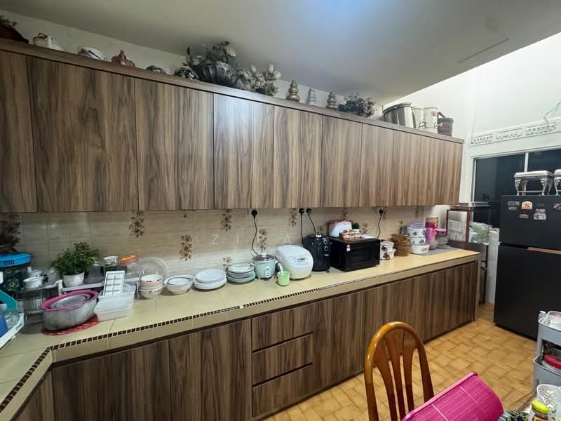 Rumah Berkembar untuk Dijual di Taman Nong Chik (Johor Bahru) - Zira . - Kitchen - PropertyGuru.com.my