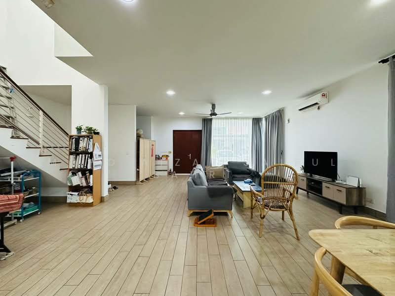 Rumah Berkembar untuk Dijual di Cyberjaya (Selangor) - Mohd Aizat Saiful Bahri - Living Room - PropertyGuru.com.my
