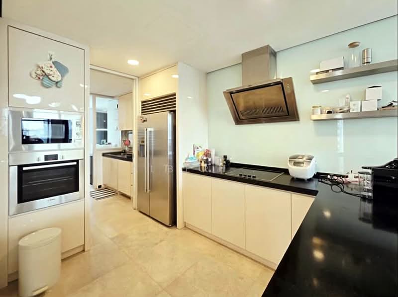 Kondominium untuk Dijual di Condominium @ The Troika - Albert . - Kitchen - PropertyGuru.com.my