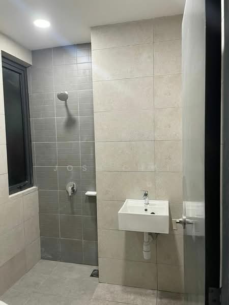 Servis Apartment untuk Disewa di Aera Residence - Josh Chai - Bathroom - PropertyGuru.com.my