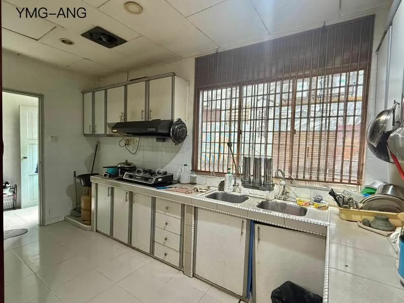Rumah Teres 2 Tingkat untuk Dijual di Taman Sentosa (Klang) - Loga Raju - Kitchen - PropertyGuru.com.my