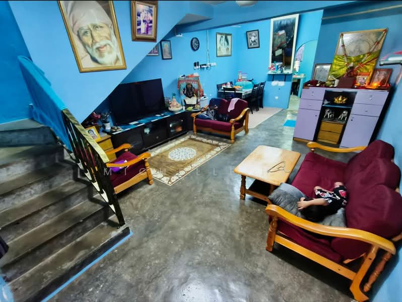 2-storey Terraced House for Sale in Taman Mas (Kulai) - Michelle He - Living Room - PropertyGuru.com.my