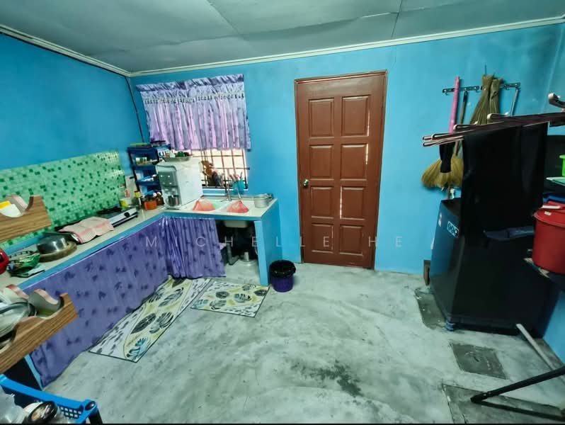 2-storey Terraced House for Sale in Taman Mas (Kulai) - Michelle He - Kitchen - PropertyGuru.com.my