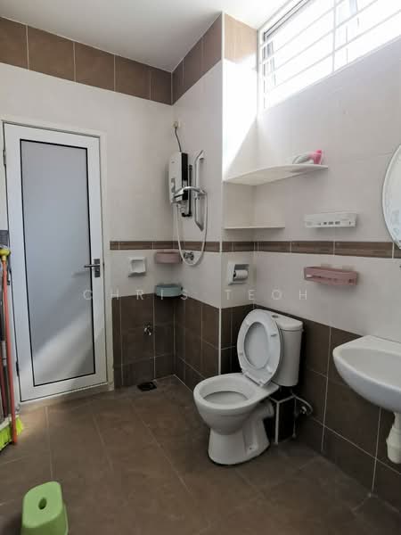 2.5-storey Terraced House for Sale in Sungai Ara (Penang) - Chris Teoh - Bathroom - PropertyGuru.com.my