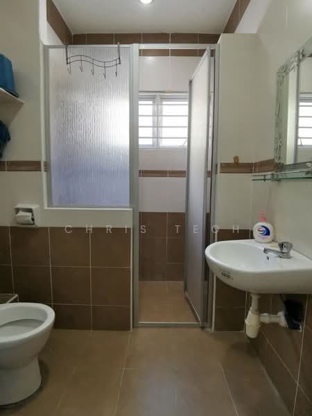2.5-storey Terraced House for Sale in Sungai Ara (Penang) - Chris Teoh - Bathroom - PropertyGuru.com.my