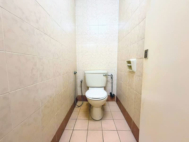 Office for Sale in Shah Alam (Selangor) - Balkhis Hashim - Bathroom - PropertyGuru.com.my