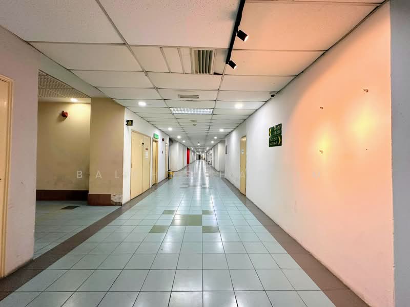 Office for Sale in Shah Alam (Selangor) - Balkhis Hashim - Corridor - PropertyGuru.com.my