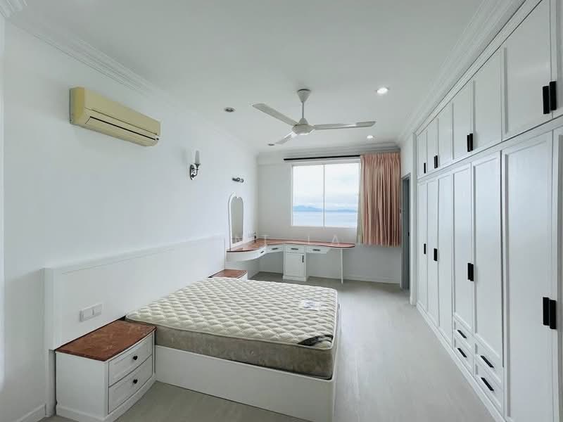 Condominium for Sale at Gurney Beach Resort - Kent Lai - Bedroom - PropertyGuru.com.my