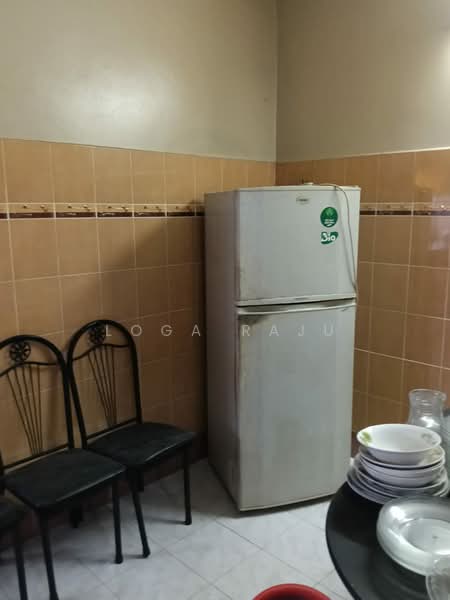 1-storey Terraced House for Sale in Taman Sentosa (Klang) - Loga Raju - Kitchen - PropertyGuru.com.my