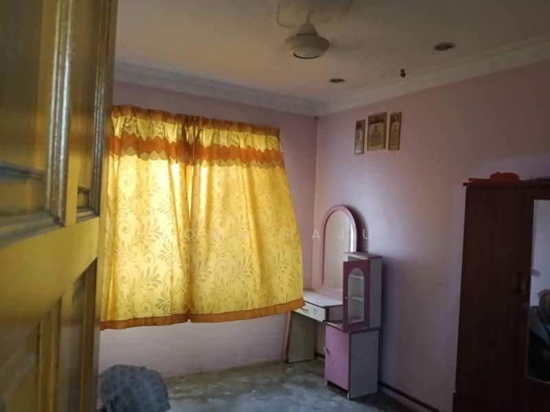1-storey Terraced House for Sale in Taman Sentosa (Klang) - Loga Raju - Bedroom - PropertyGuru.com.my