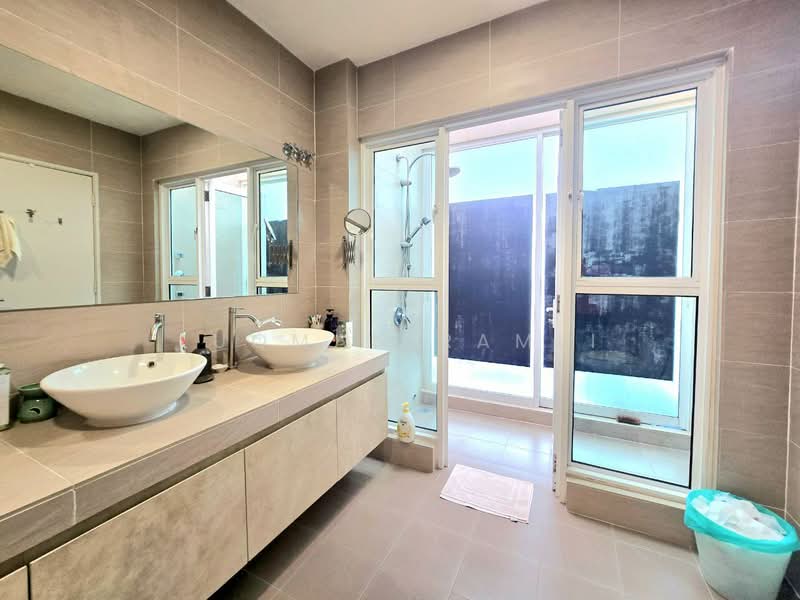 Rumah Teres 2 Tingkat untuk Dijual di Cyberjaya (Selangor) - Luqman Ramli - Bathroom - PropertyGuru.com.my