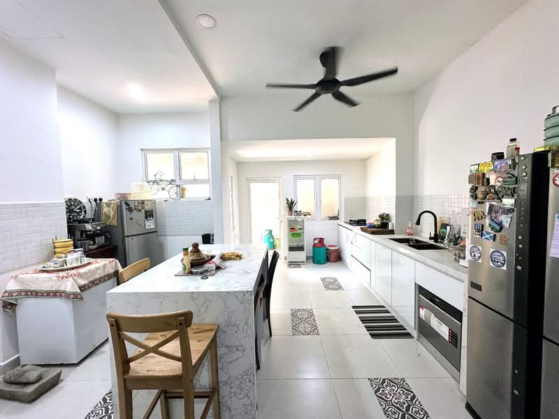 Semi-Detached House for Sale in Damansara Legenda (Petaling Jaya) - Reni Lim - Kitchen - PropertyGuru.com.my