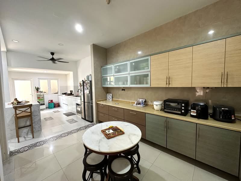 Semi-Detached House for Sale in Damansara Legenda (Petaling Jaya) - Reni Lim - Kitchen - PropertyGuru.com.my