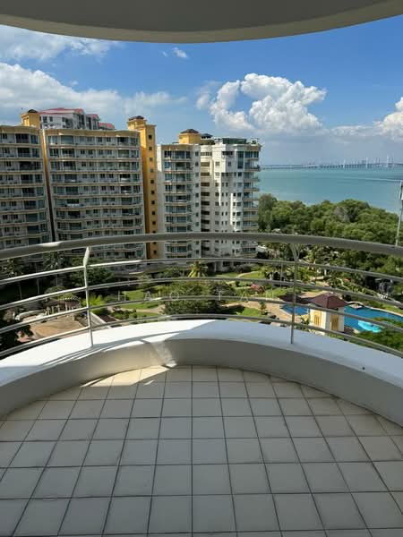 Kondominium untuk Dijual di Gold Coast Resort Condominium - Hao Tan - Balcony - PropertyGuru.com.my