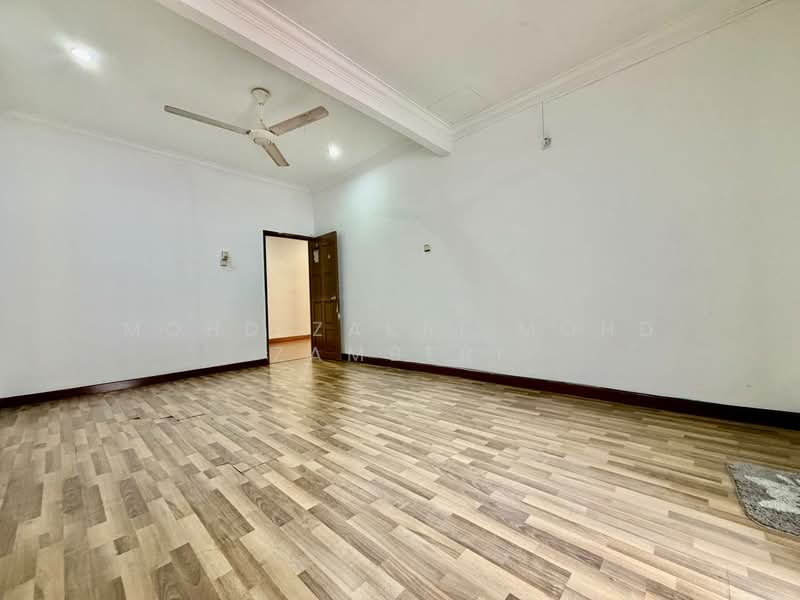 Rumah Teres 2 Tingkat untuk Dijual di Subang Jaya (Selangor) - Mohd Zakri Mohd Zamberi - Living Room - PropertyGuru.com.my
