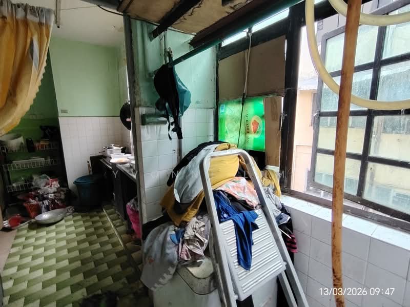 Rumah Flat untuk Dijual di Flat Taman Ungku Tun Aminah - Yvonne Lim - Kitchen - PropertyGuru.com.my