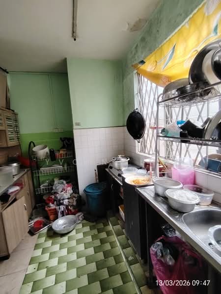 Rumah Flat untuk Dijual di Flat Taman Ungku Tun Aminah - Yvonne Lim - Kitchen - PropertyGuru.com.my