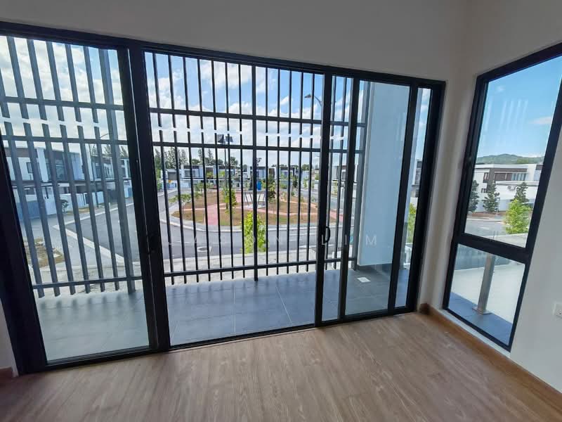 Rumah Berkembar untuk Dijual di Cheras (Selangor) - Jason Lim - Balcony - PropertyGuru.com.my