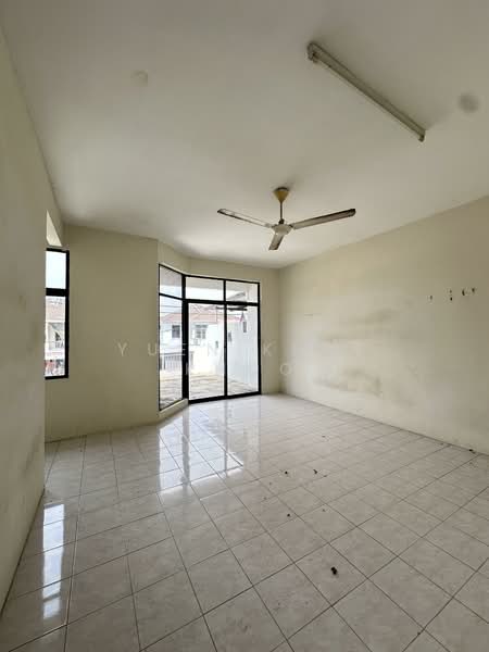 Semi-Detached House for Sale in Taman Seri Juru (Bukit Minyak) - Yuen Khai Khoo - Living Room - PropertyGuru.com.my
