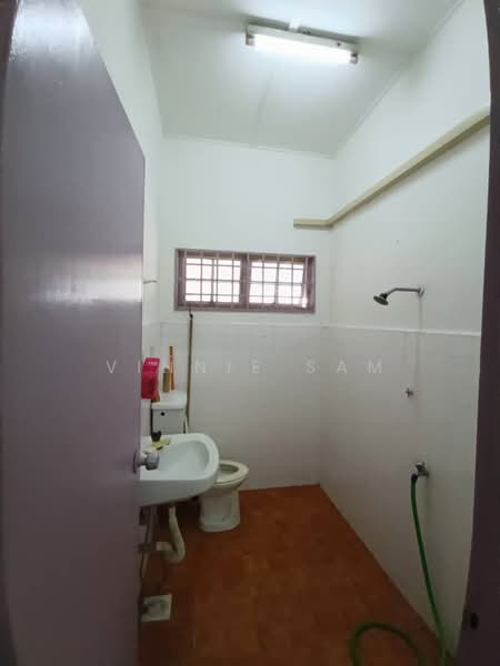 Rumah Teres 1 Tingkat untuk Dijual di Taman Skudai Baru (Skudai) - Vinnie Sam - Bathroom - PropertyGuru.com.my