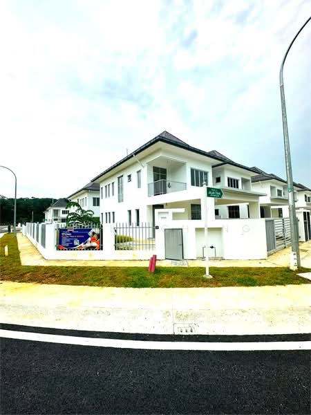 2-storey Terraced House for Rent in Seksyen U15 (Shah Alam) - Apple Chang - Exterior - PropertyGuru.com.my