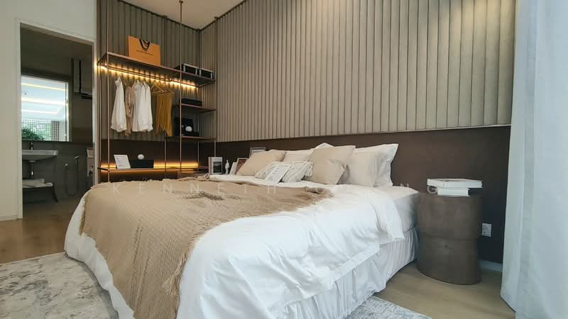 Servis Apartment untuk Dijual di Arra Residences - Kenneth Chong - Master Bedroom - PropertyGuru.com.my