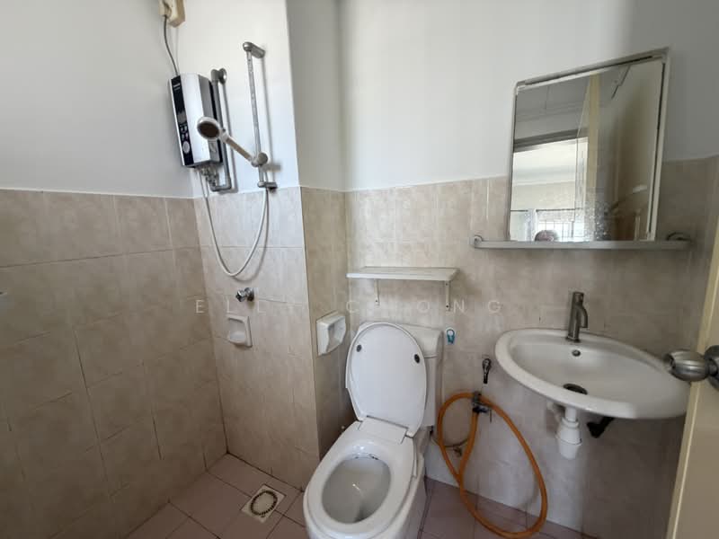 Apartment for Rent at Pangsapuri Seri Permai - Elly Chong - Bathroom - PropertyGuru.com.my