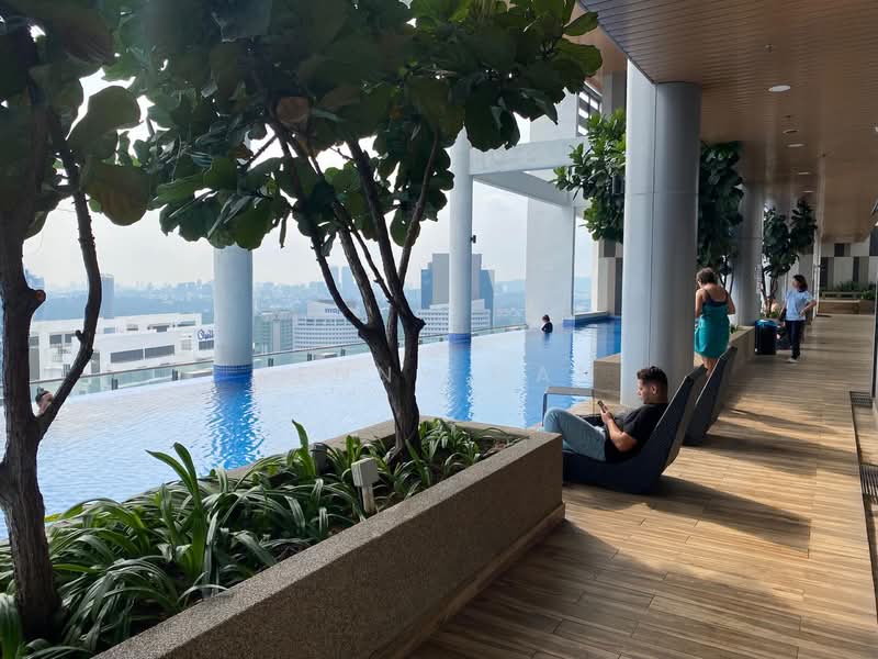 Kondominium untuk Dijual di The Luxe By Infinitum - Kenny Gan - Pool - PropertyGuru.com.my