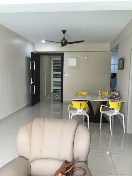 Servis Apartment untuk Dijual di Summerton - Hao Tan - Living Room - PropertyGuru.com.my