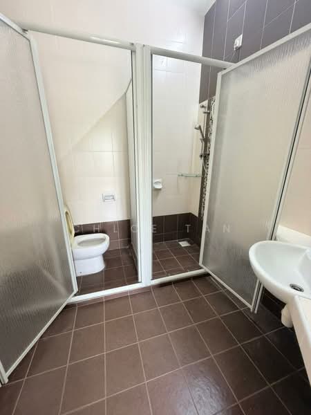 2-storey Terraced House for Sale in Setia Indah (Setia Alam) - Chloe Tan - Bathroom - PropertyGuru.com.my