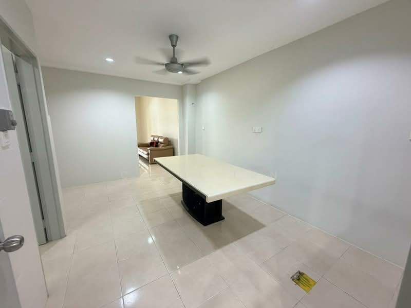 2-storey Terraced House for Sale in Setia Indah (Setia Alam) - Chloe Tan - Living Room - PropertyGuru.com.my