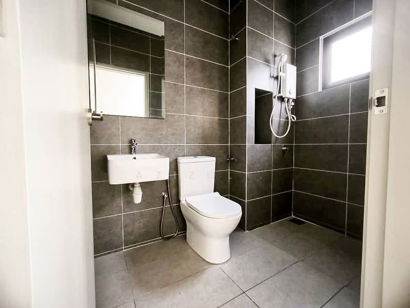 Rumah Berkembar untuk Dijual di Cyber 10 (Cyberjaya) - Azizol . - Bathroom - PropertyGuru.com.my
