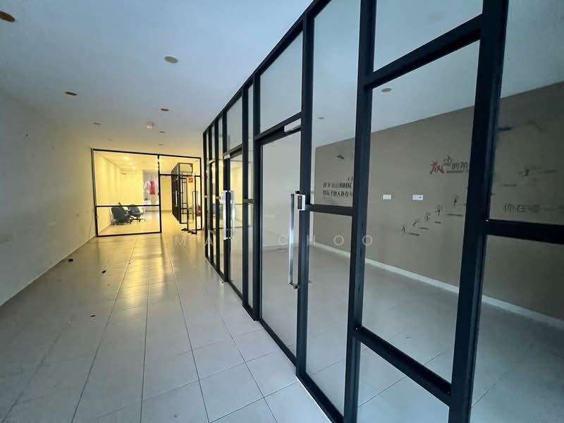 Shop / Office for Rent in Bukit Tambun (Simpang Ampat) - May Choo - Corridor - PropertyGuru.com.my