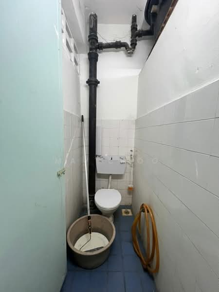 Shop / Office for Rent in Bukit Tambun (Simpang Ampat) - May Choo - Bathroom - PropertyGuru.com.my