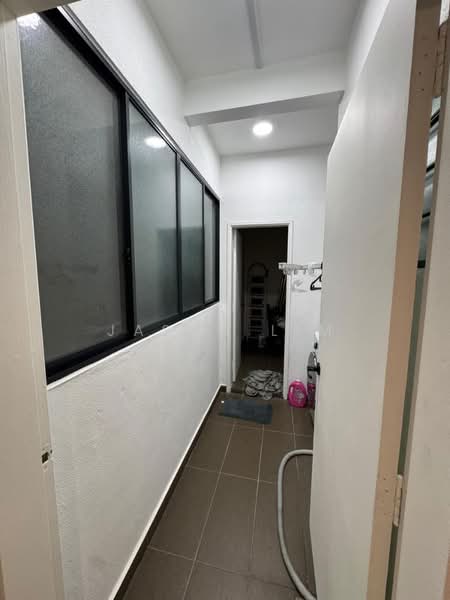 Condominium for Rent at Oasis 1 - Jason Lim - Corridor - PropertyGuru.com.my