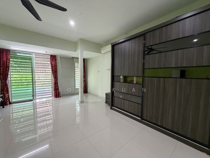 2-storey Terraced House for Sale in Station 18 (Ipoh) - Jodie Kuan - Master Bedroom - PropertyGuru.com.my