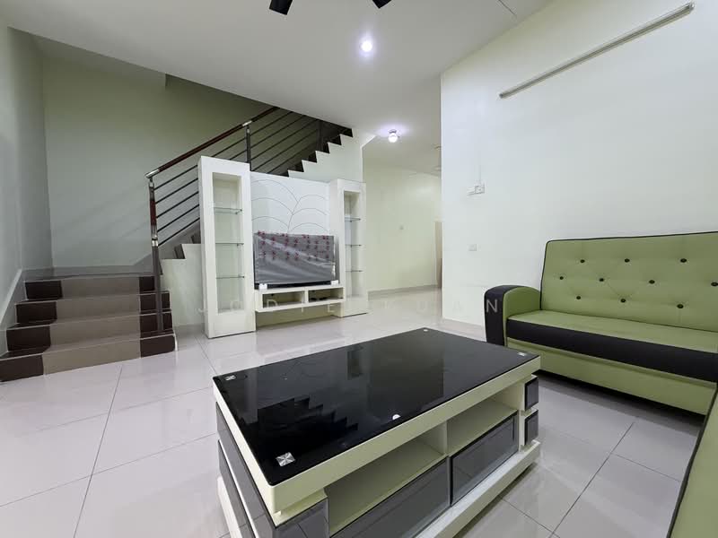 2-storey Terraced House for Sale in Station 18 (Ipoh) - Jodie Kuan - Living Room - PropertyGuru.com.my