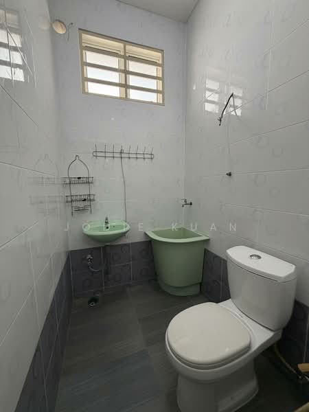 Precinct 18, Taman Pengkalan 18, Station 18 untuk Untuk Dijual - RM 448,000, Apr 2026 - Guest Bathroom - PropertyGuru.com.my